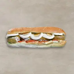 فلافل خبز صامولي مشكل (بيض وجبن)